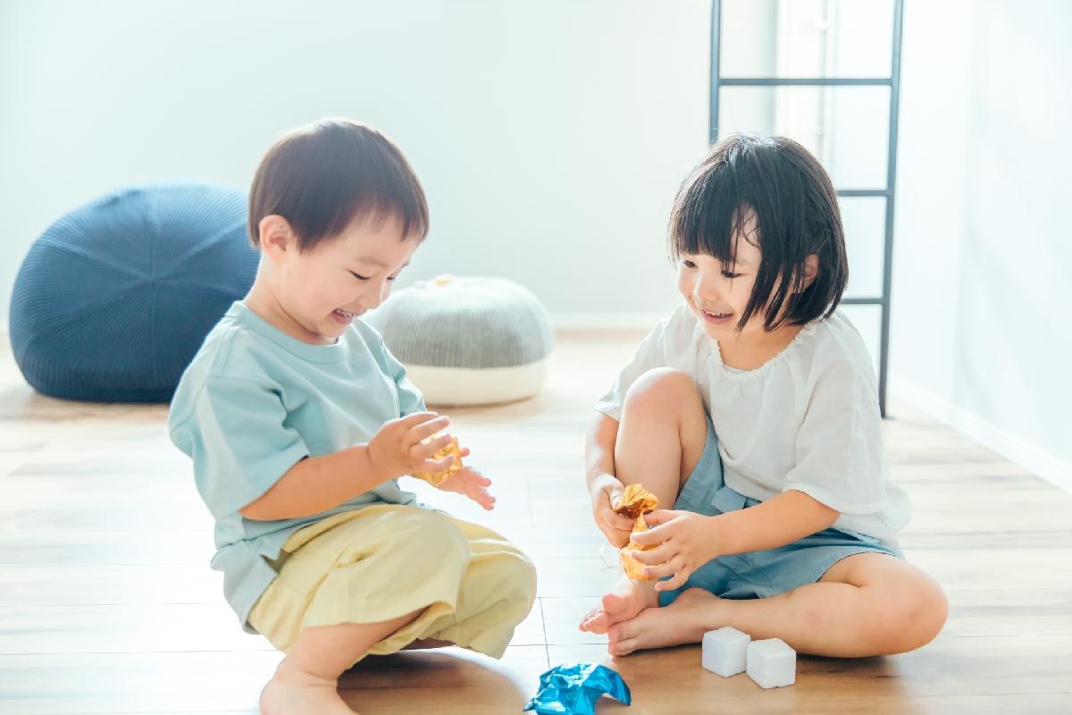 校園中的小小畫家
